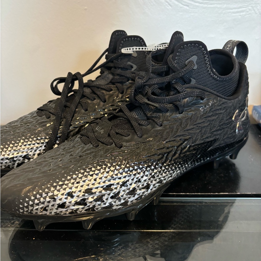 Under Armour Spotlight Clone Football Cleats New Size 12.5